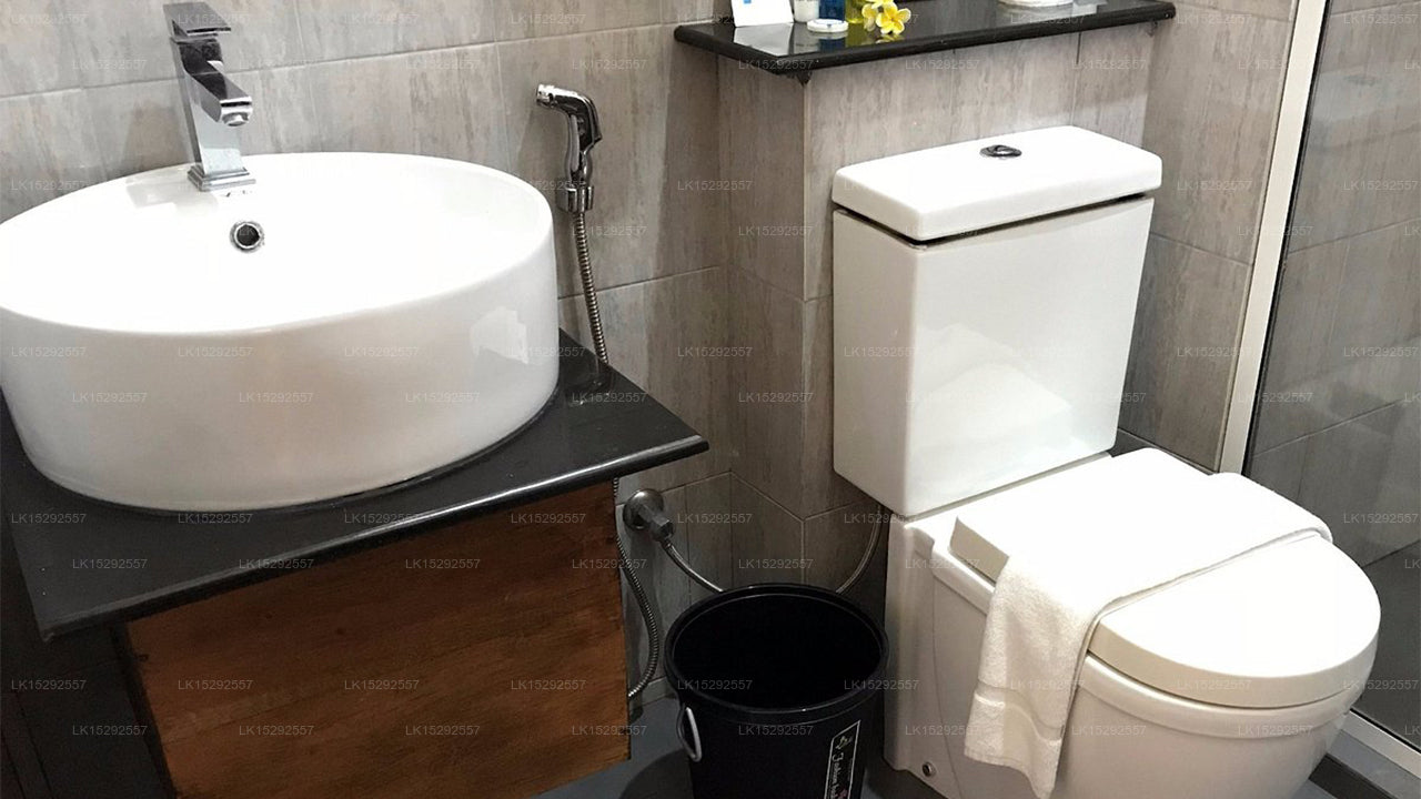 Waves By Tranquil, Kochchikade