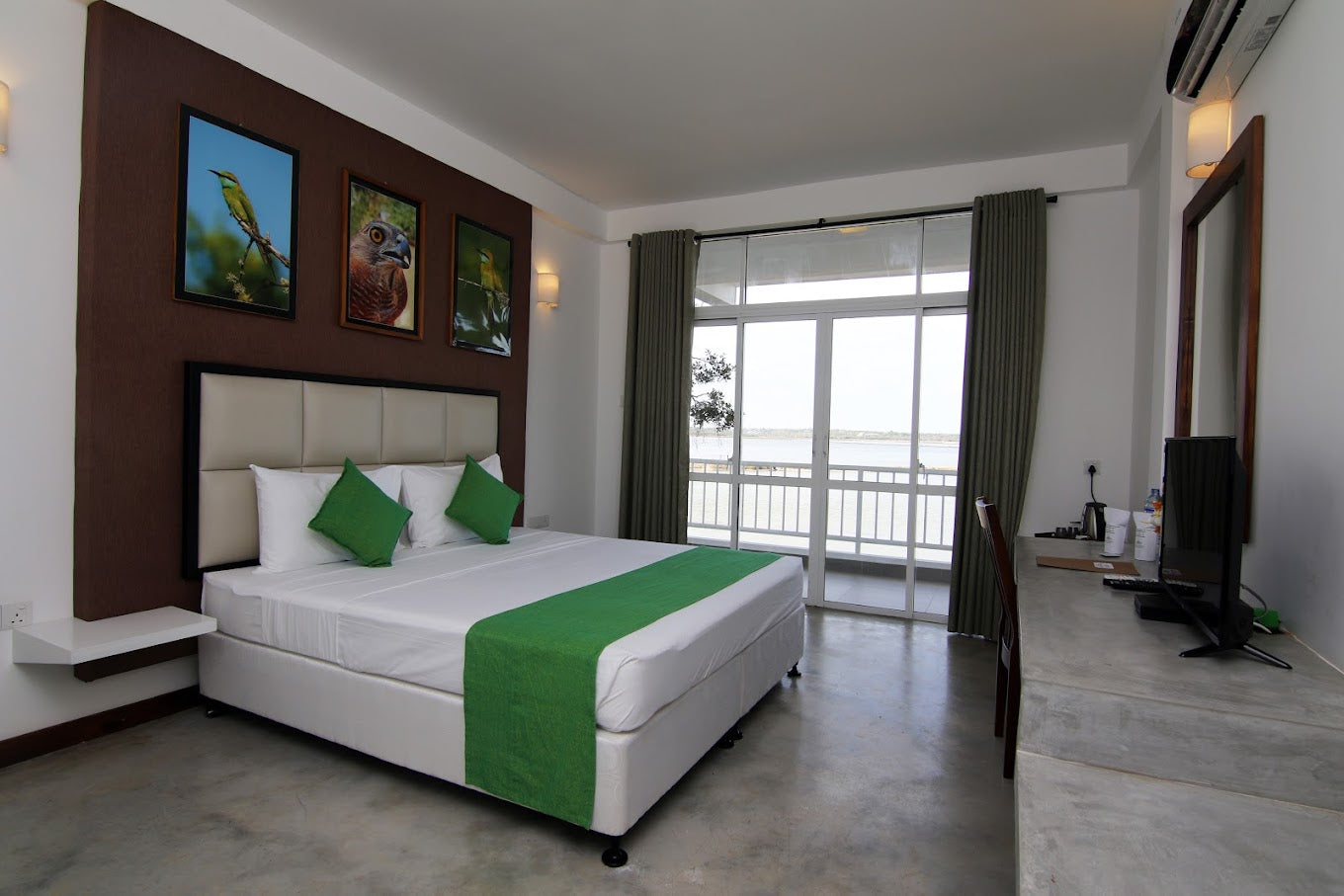 Jade Green, Hambantota