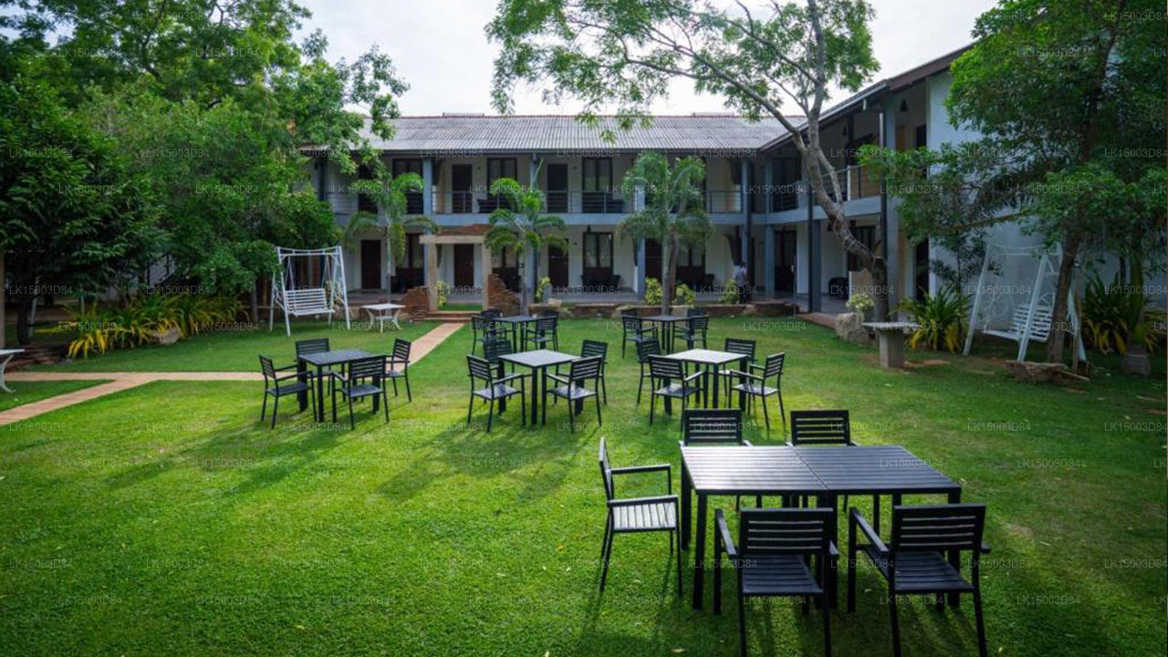 Hotel Alakamanda, Anuradhapura