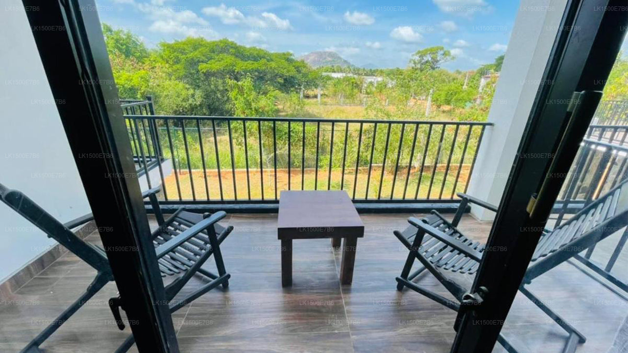 Black Mustang Hotell, Dambulla