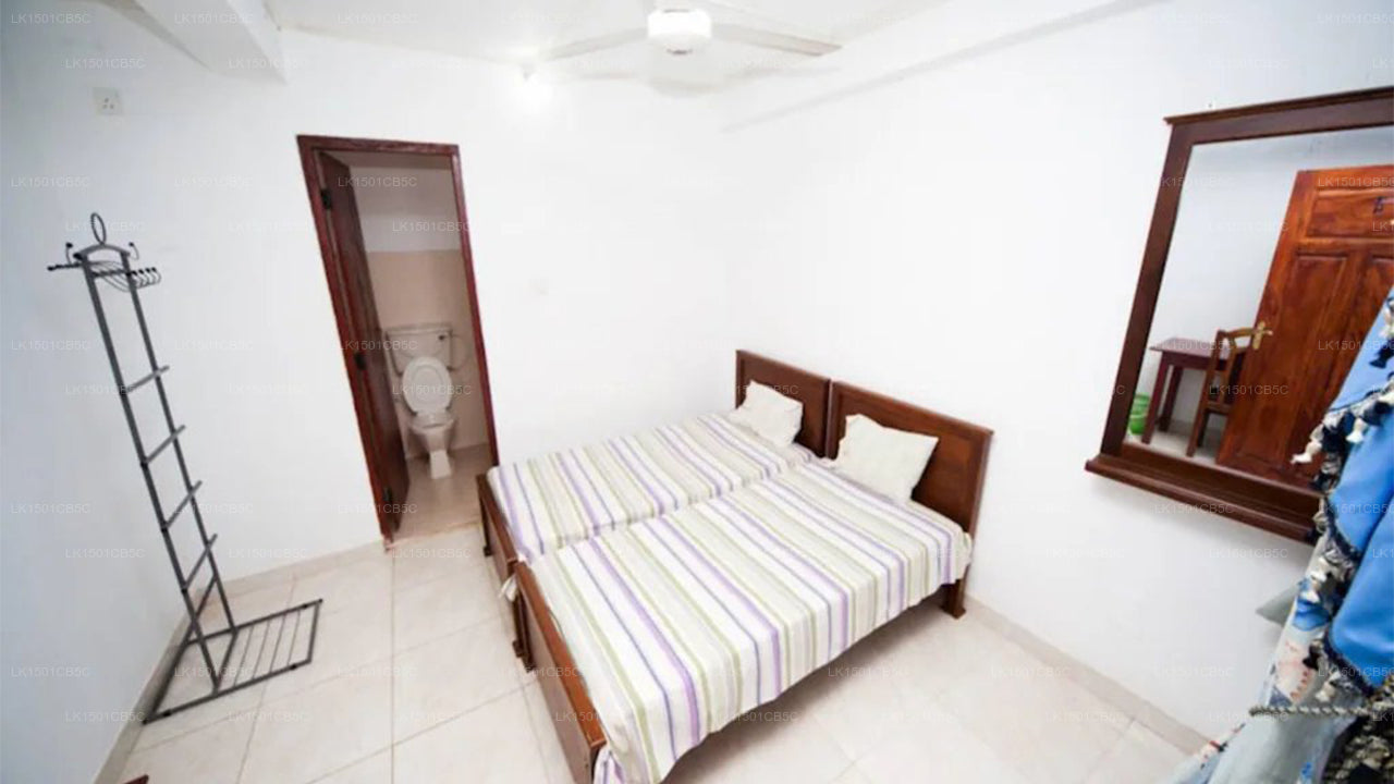 Theresa Inn, Saras Guest House, Jaffna