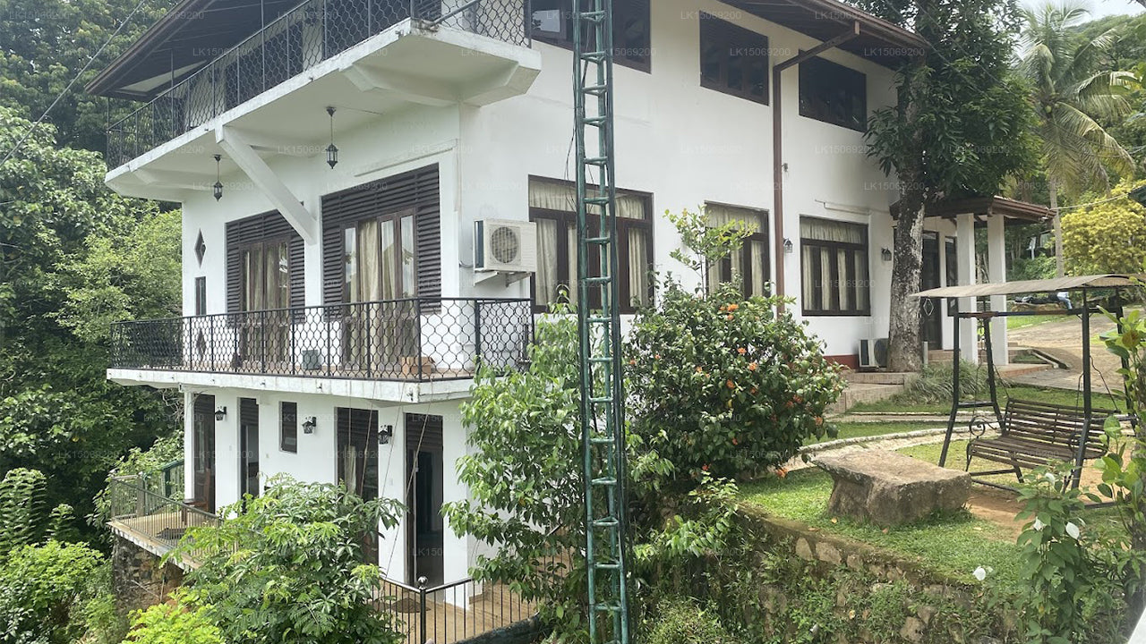 Wijaya Holiday Resort, Kiriella