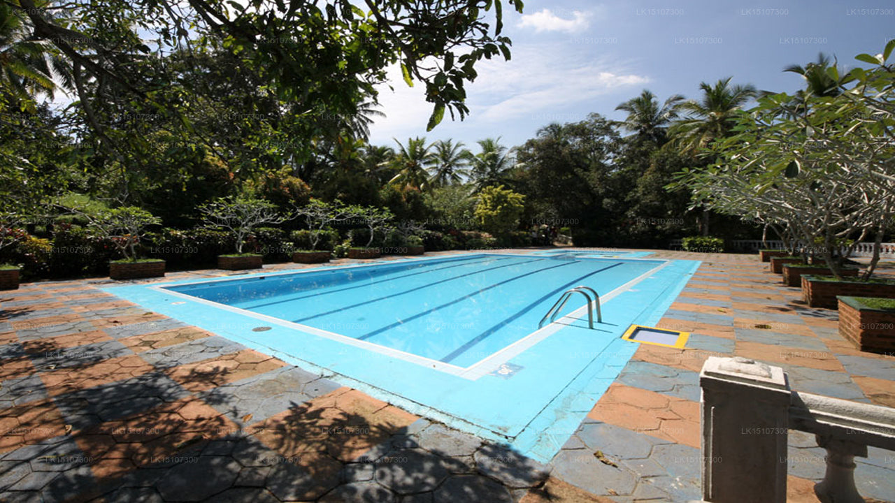 Aqua Pearl Lake Resort, Moratuwa