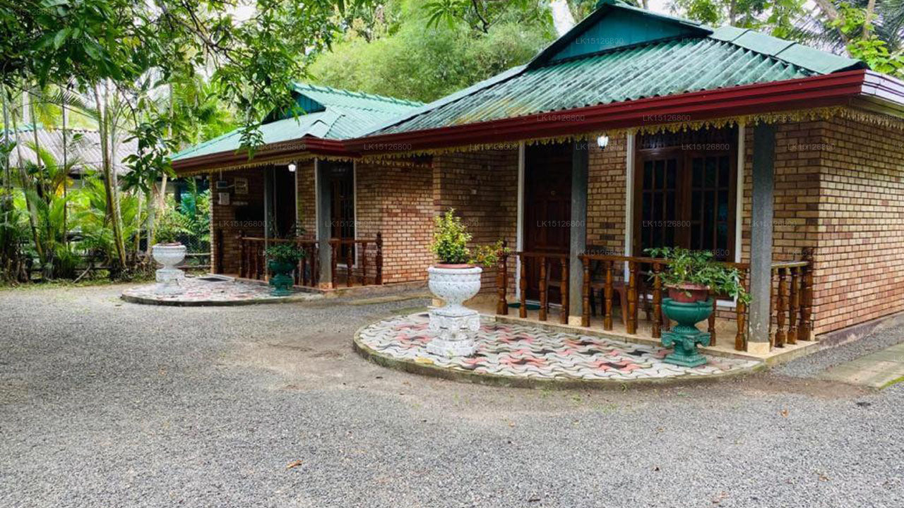 Hotell Surasa, Kurunegala