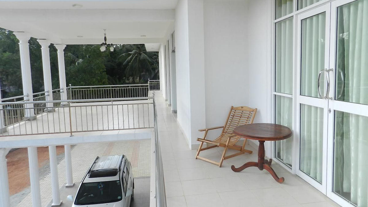 The Paradise Hotel, Kurunegala