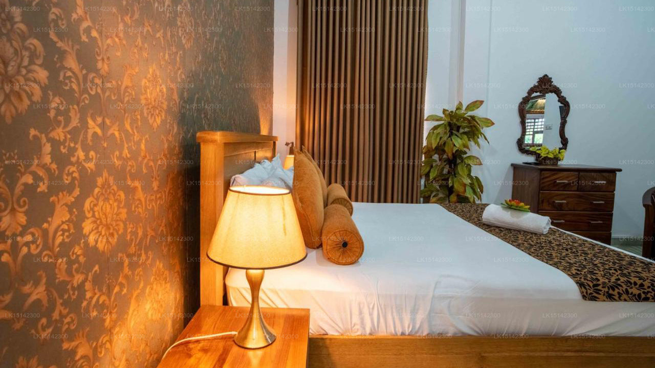 Hidden Paradise, Piliyandala