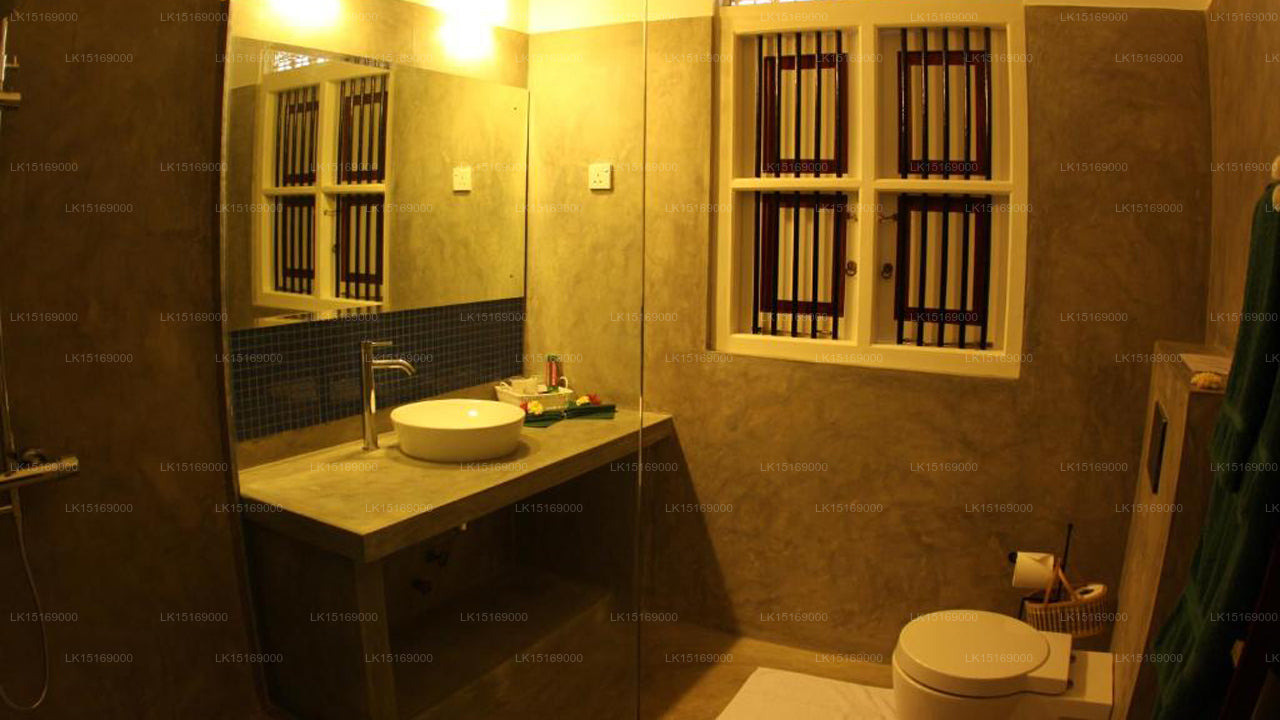 The Beach Hotel Oasis Bridge, Ambalangoda