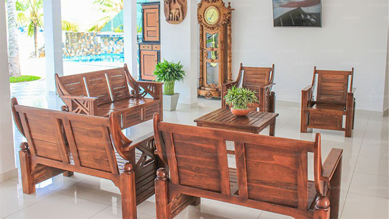 Hotel Sun & Moon, Aluthgama