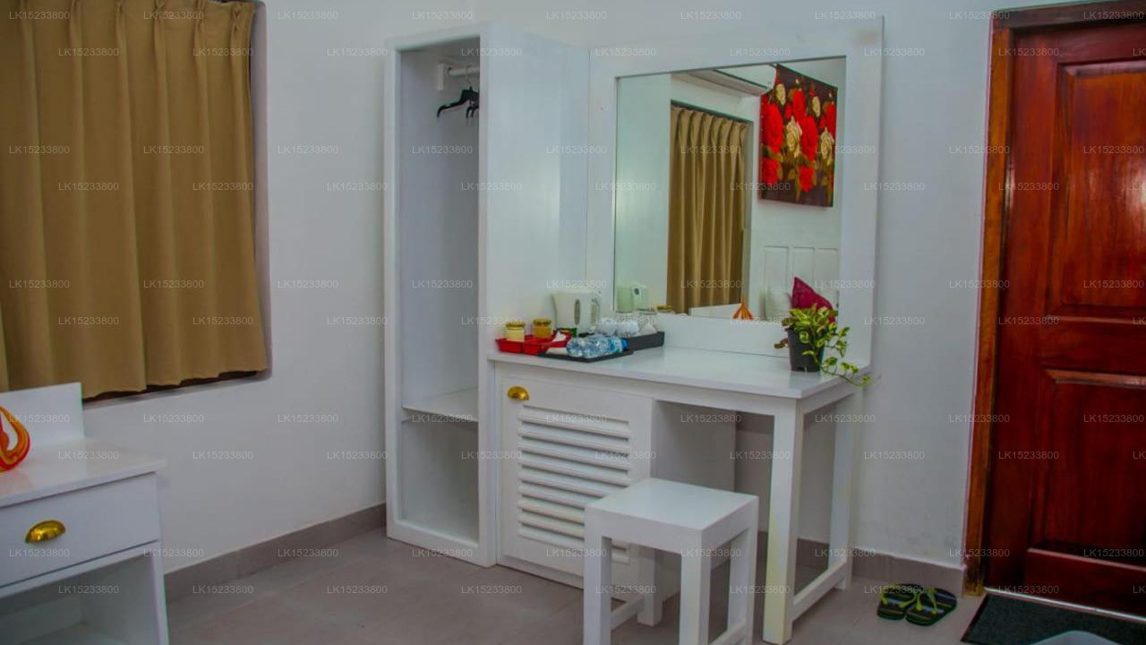 Niwahana Transit City Hotel, Katunayake