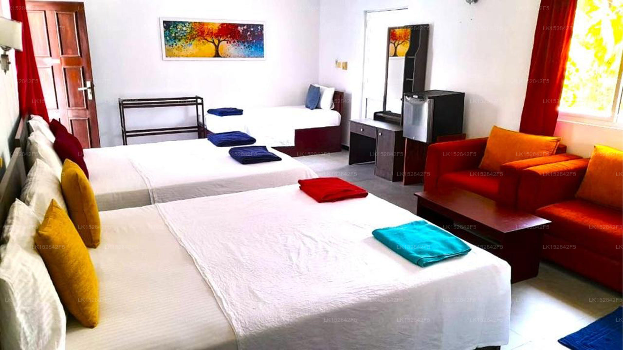 Sea Breeze Hotel, MIrissa