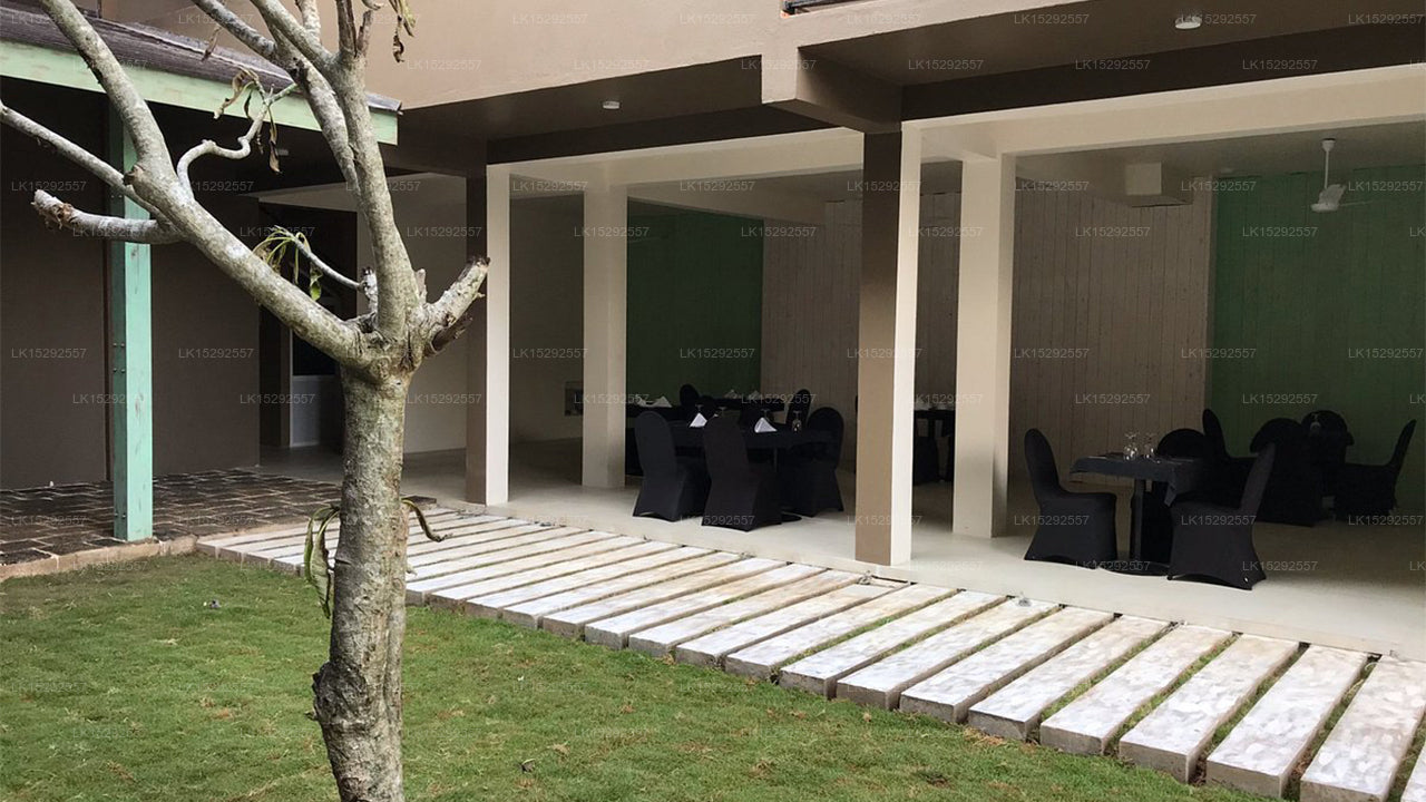 Waves By Tranquil, Kochchikade