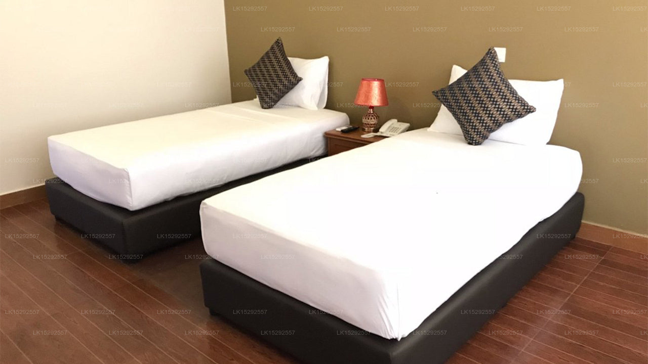 Waves By Tranquil, Kochchikade