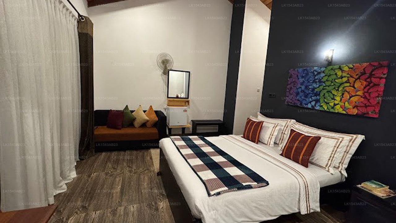 Ella Moon Rock, Ella