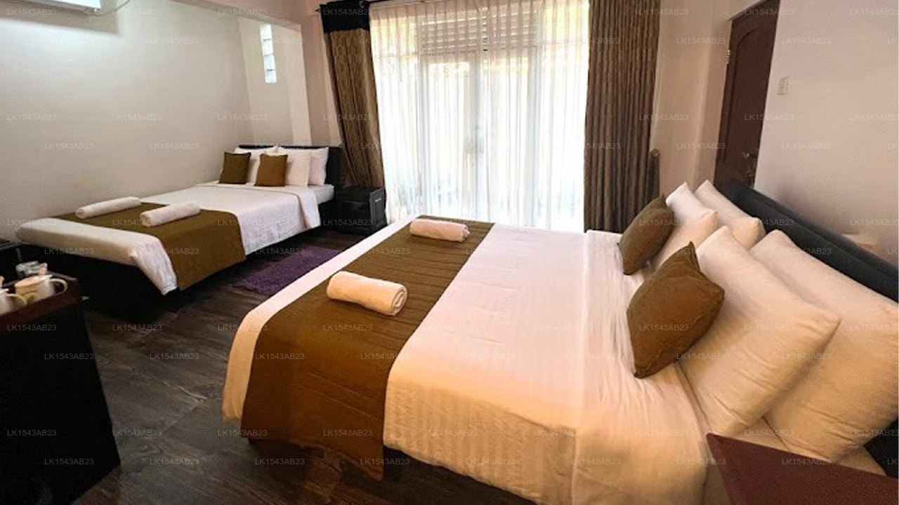 Ella Moon Rock, Ella