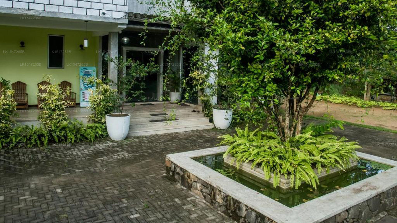 leisure living resort, weweldeniya