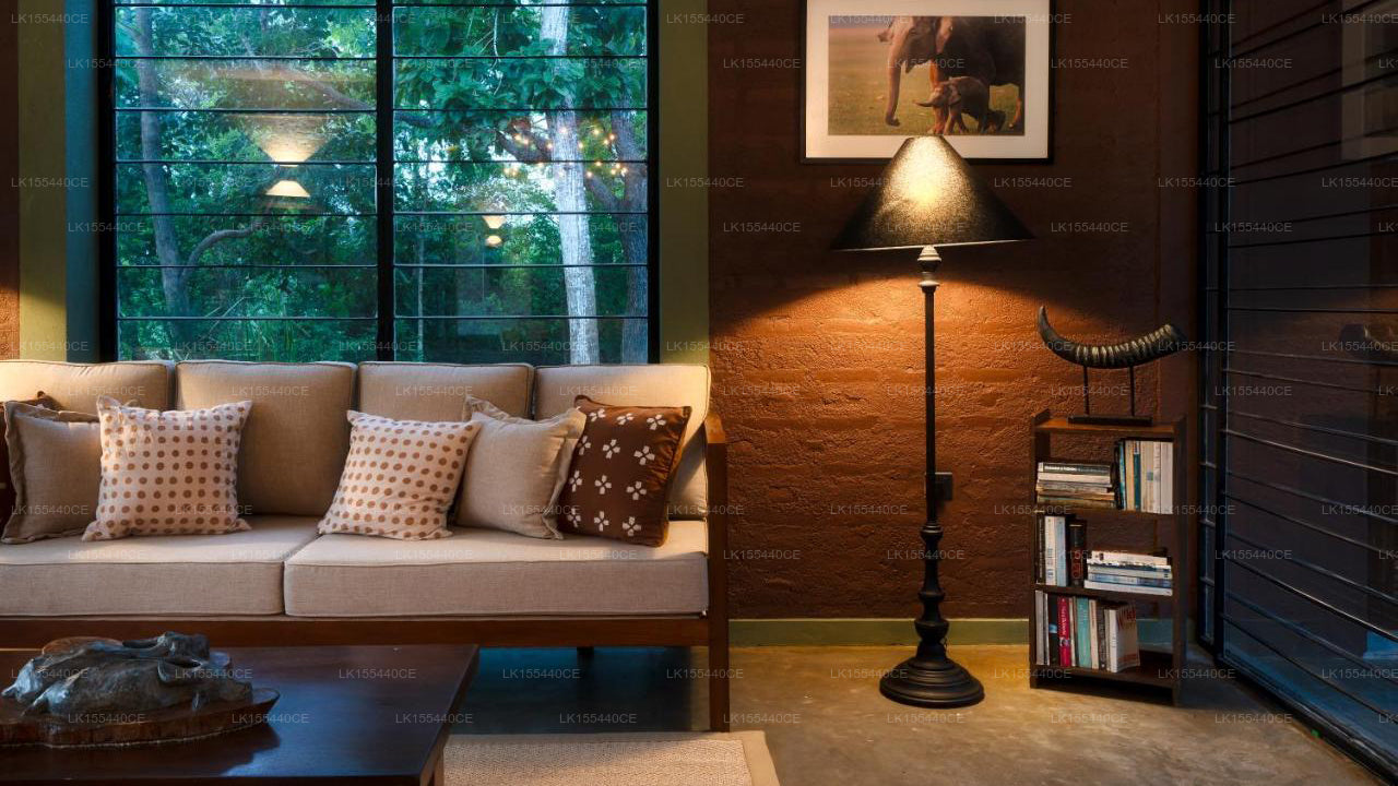 Neem Tree House, Kirinda