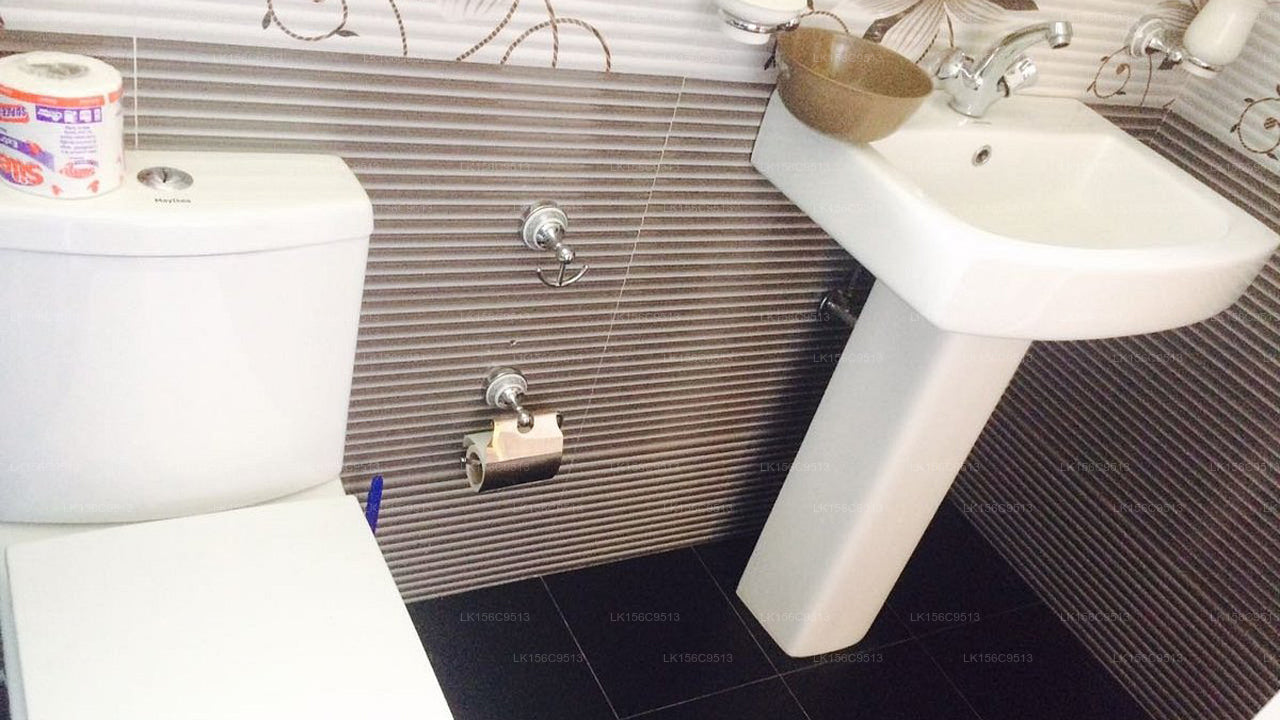 Sleep cheap hostel, Negombo