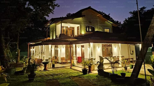 visu villa bar & restaurant, Habarana