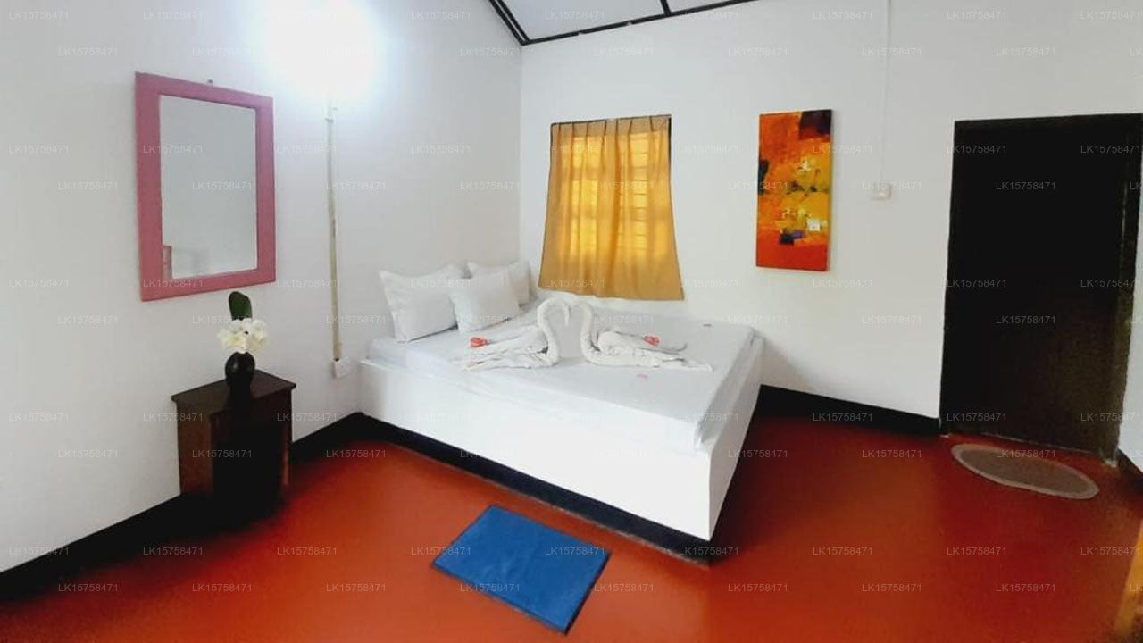 Bliss Bay at the rock, Nilaveli