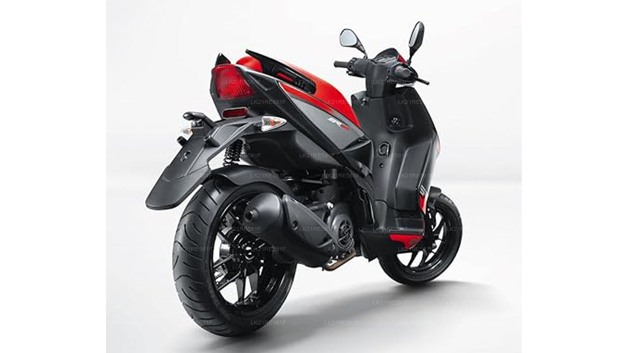 Aprilia Scooter 150 cc (Self-Ride)