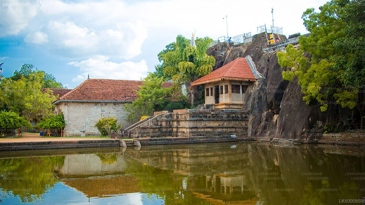 Anuradhapura and Polonnaruwa Ancient Cities Tour from Pasikuda