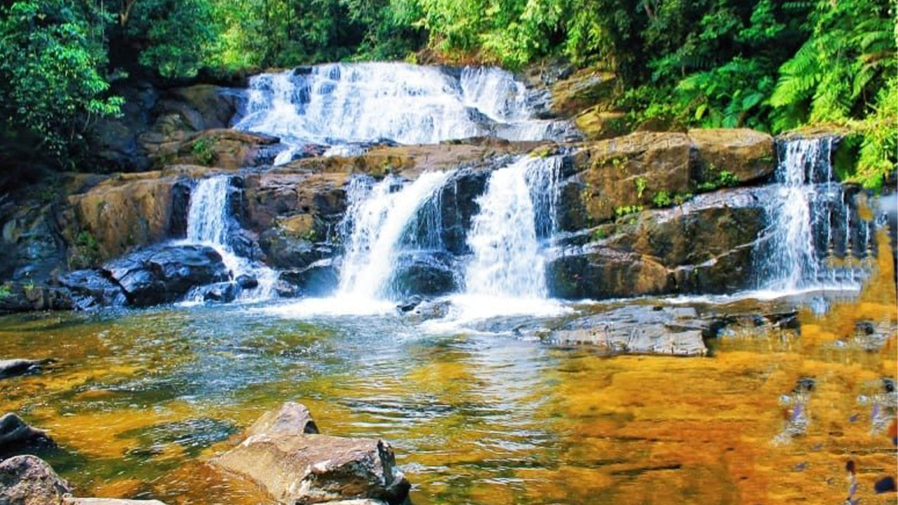 Explore 7 Majestic Waterfalls by Jeep