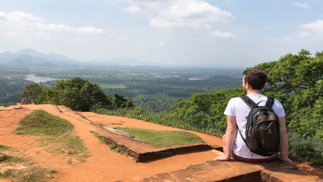 Sigiriya och Dambulla från Kitulgala