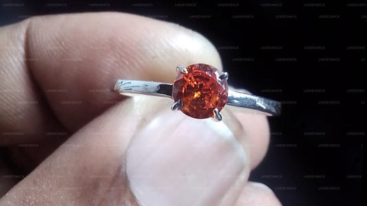 Traditionell ädelstens- och smyckesverkstad från Galle