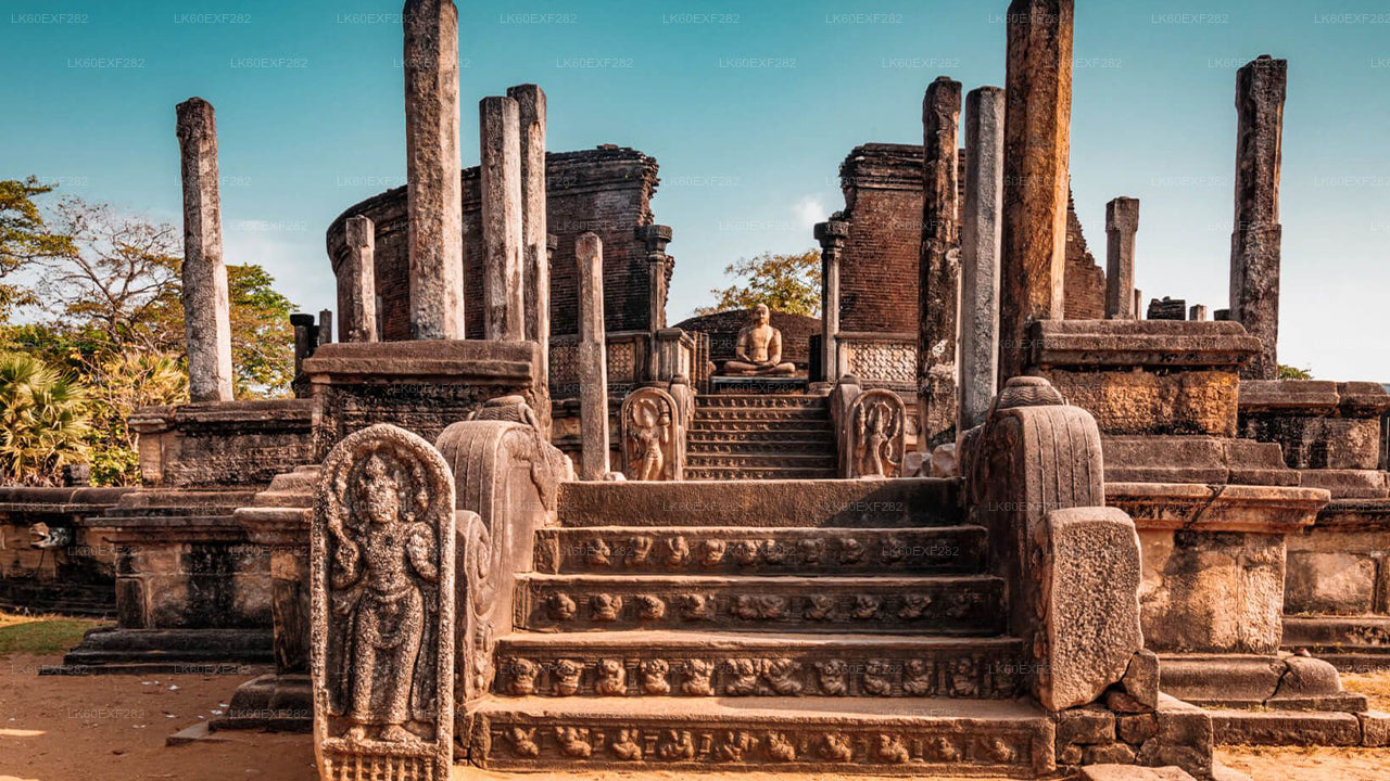 Sigiriya till Pasikudah Privat överföring med Polonnaruwa Ancient City Tour