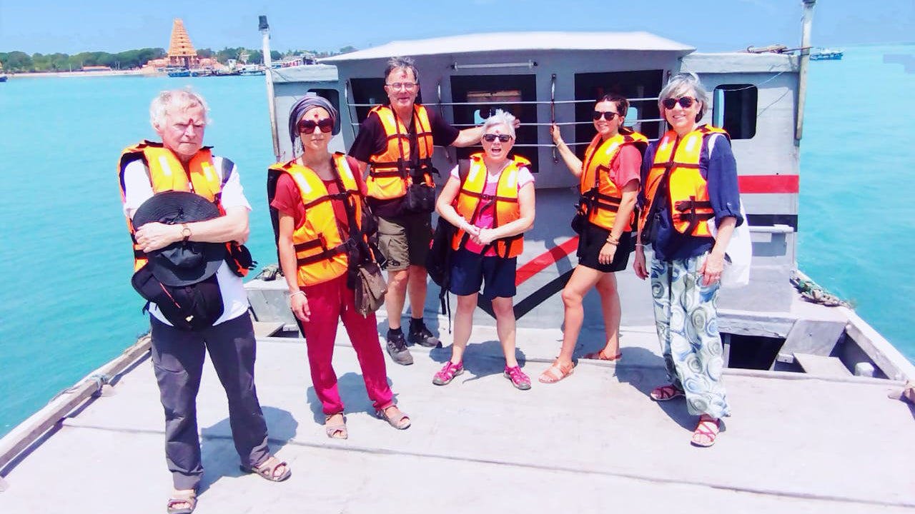 Utforska Nainativu och Delft med båt från Jaffna