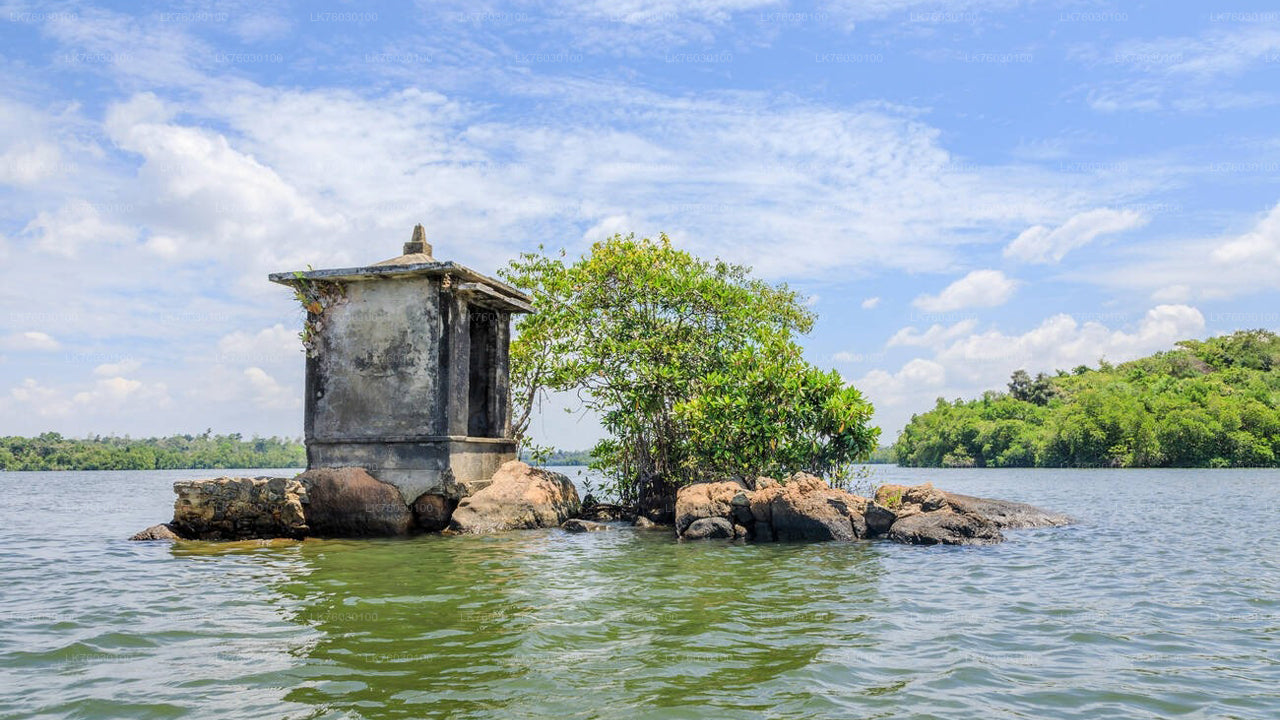 Båtsafari på Madu-floden