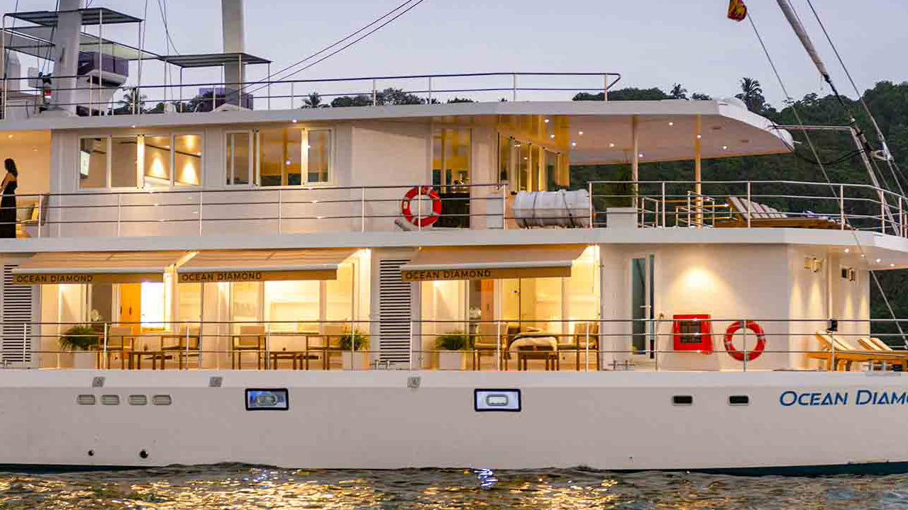 Övernattningskryssning från Mirissa på Ocean Diamond