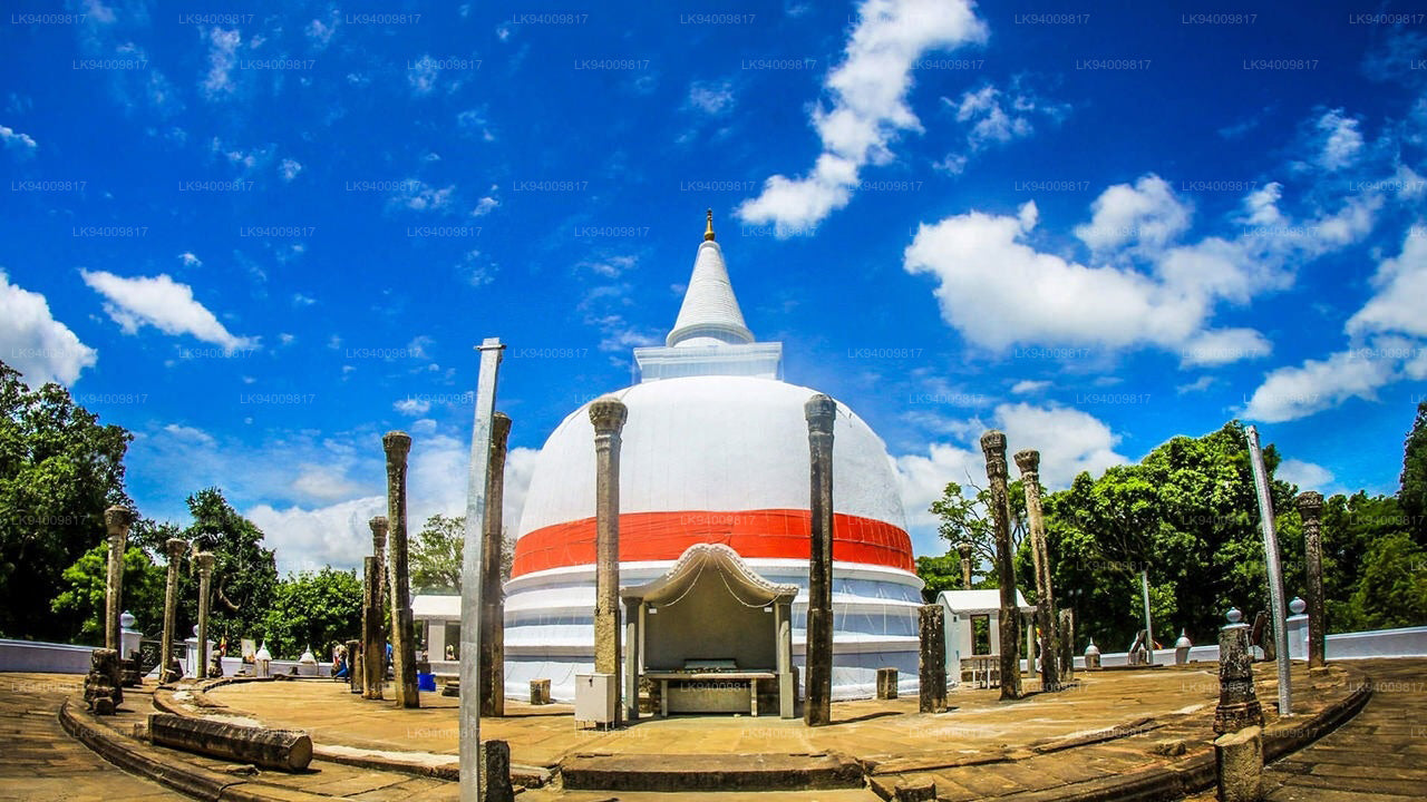 Heliga staden Anuradhapura från Colombo