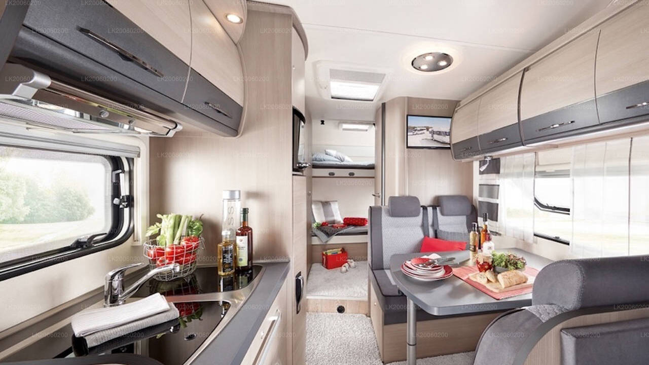 Chauffördriven husbilsuthyrning (Hobby Siesta A70 GM)