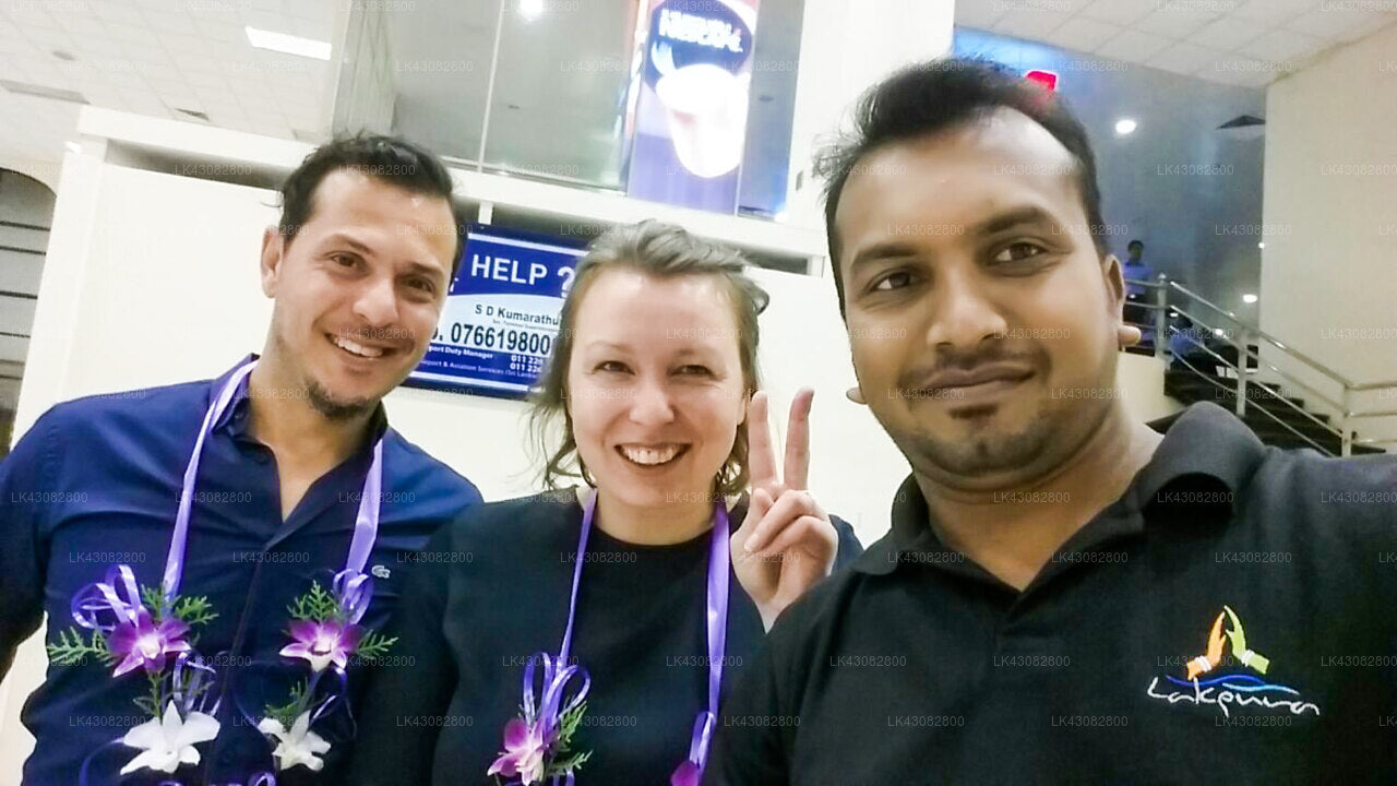 Transfer between Colombo Airport (CMB) and Chamo Villa's, Hikkaduwa