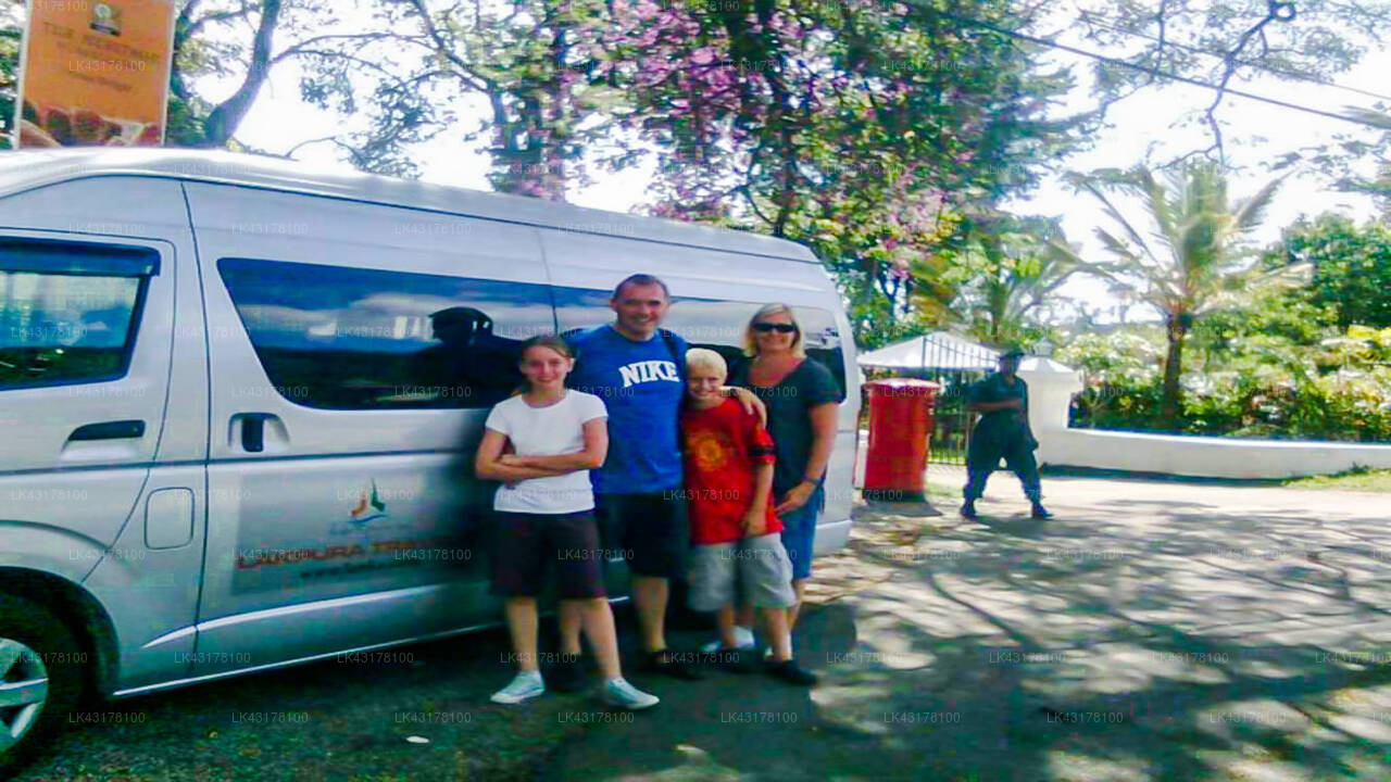 Transfer between Colombo Airport (CMB) and The Villa Tissa Beach Resort, Weligama