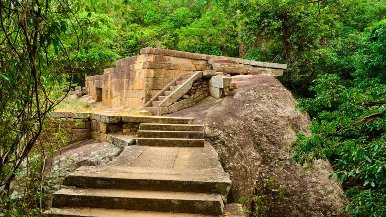 Ritigala, Kala Wewa och Namal Uyana från Sigiriya