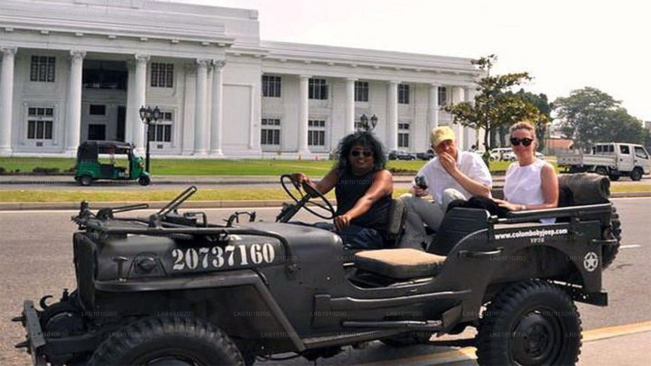 Colombo City Tour med War Jeep