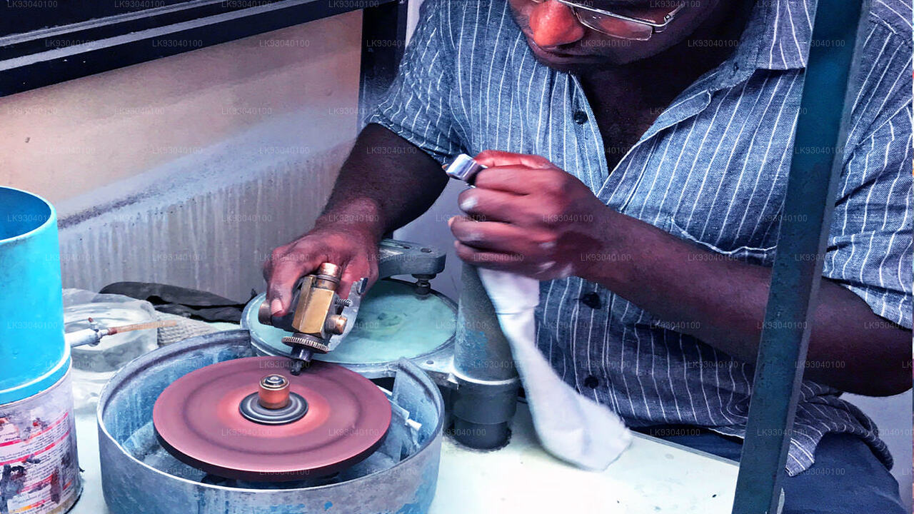 Ädelstenar och smycken verkstad från Galle